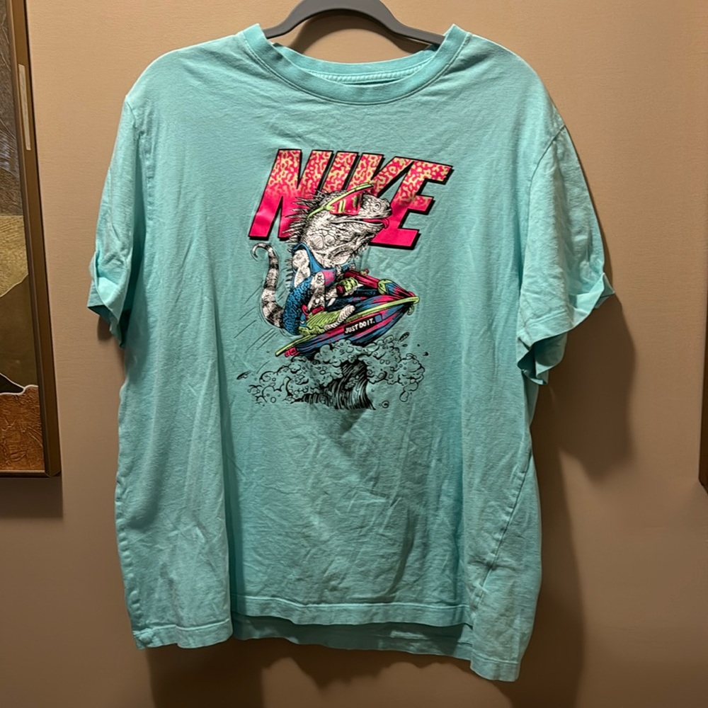 Nike- graphic shirt